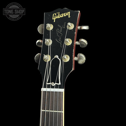 Headstock of Gibson Custom Dealer Select 1959 Les Paul Chambered Lemon Burst Light Aged 941685.