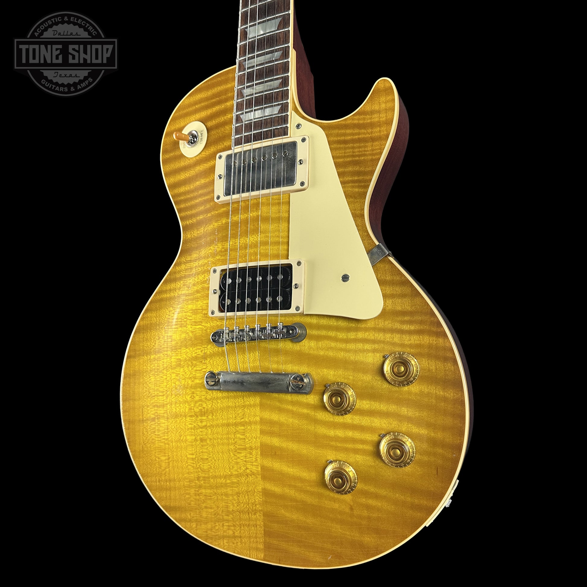 Front right angle of Gibson Custom Dealer Select 1959 Les Paul Chambered Lemon Burst Light Aged 941840 body.
