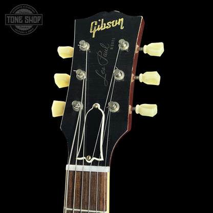 Headstock of Gibson Custom Dealer Select 1959 Les Paul Chambered Lemon Burst Light Aged 941840.
