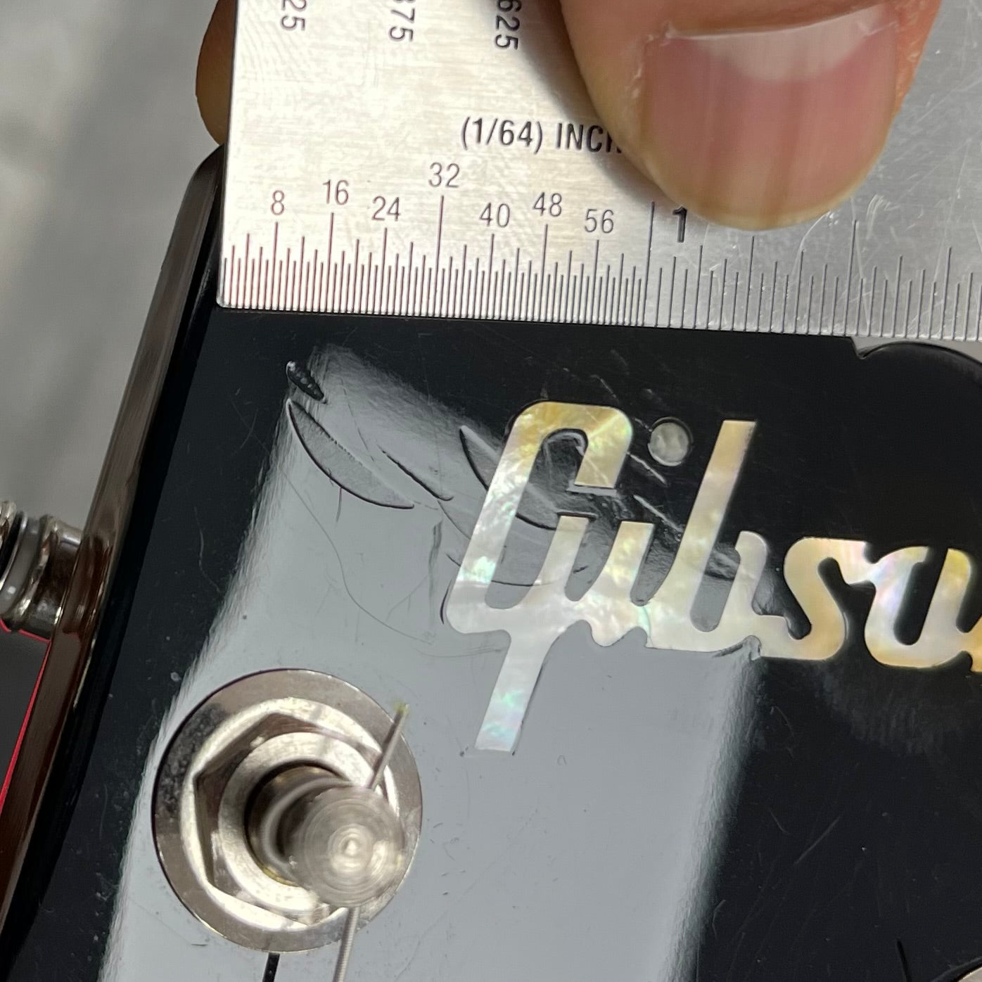 Dings on headstock of Used 2019 Gibson Les Paul Classic Gold Top w/Case TFW2735