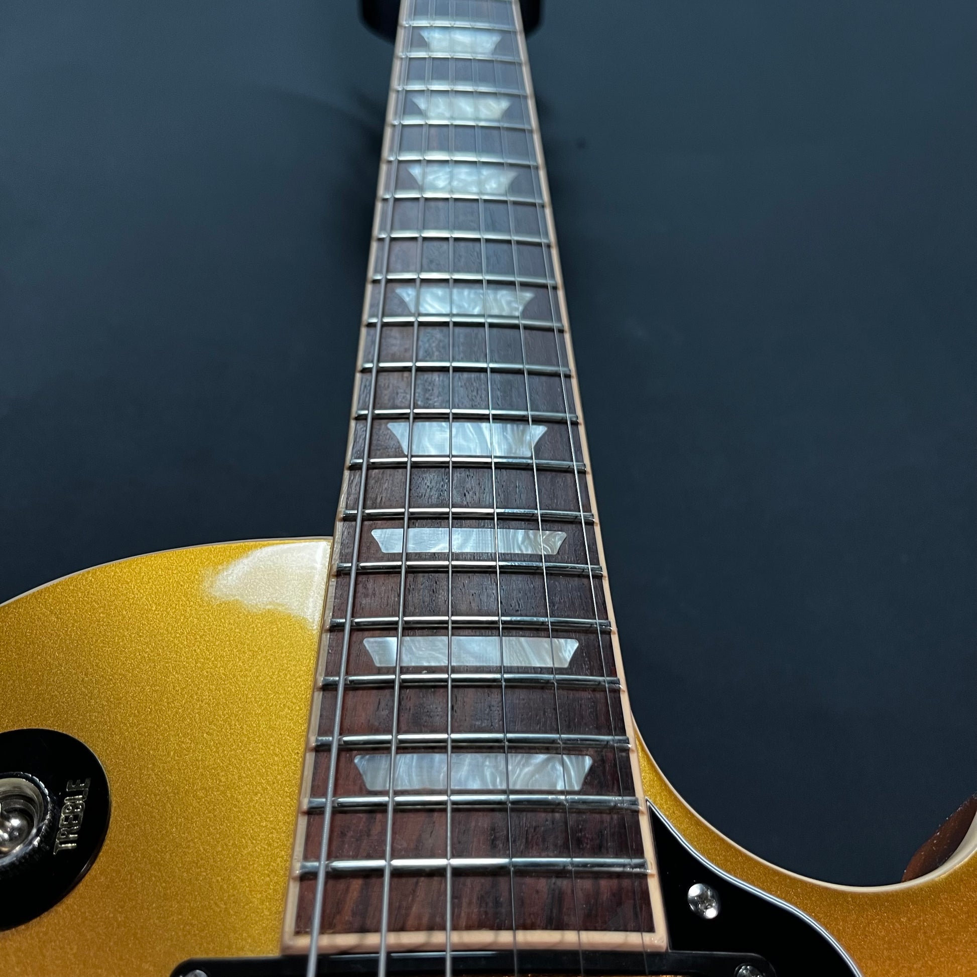 Fret board of Used 2019 Gibson Les Paul Classic Gold Top w/Case TFW2735