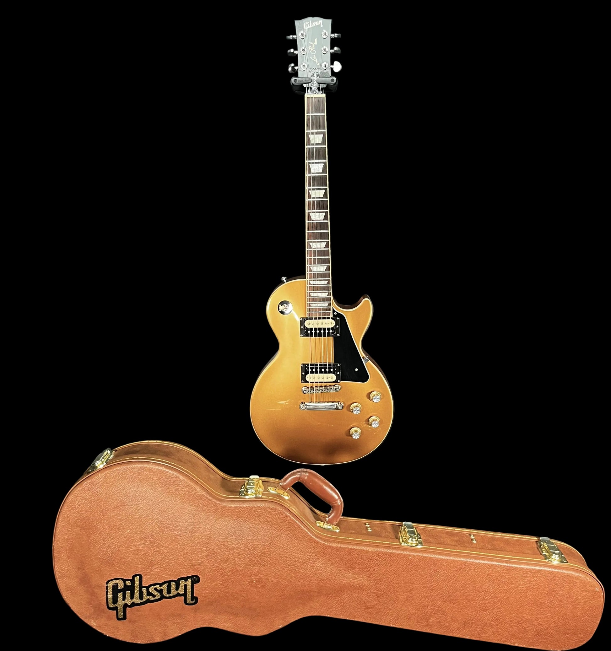 Front of w/case of Used 2019 Gibson Les Paul Classic Gold Top w/Case TFW2735