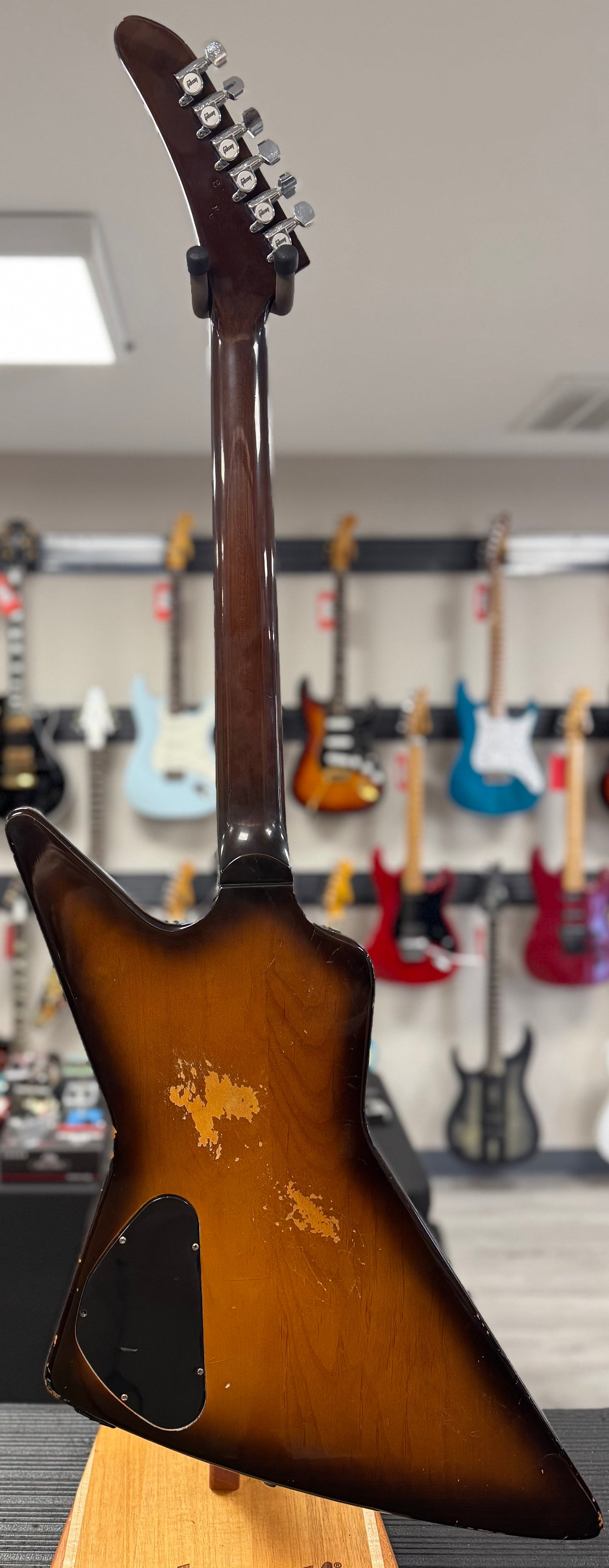 Full Back of Used 1984 Gibson Explorer w/ Factory Kahler & OHSC Vintage Sunburst TSS6094