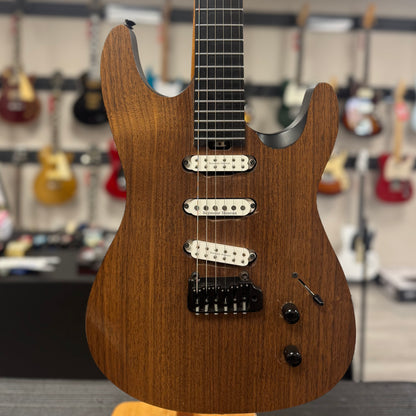 Front of body of Used Chapman ML1 Pro Natural Walnut w/case TSS6117