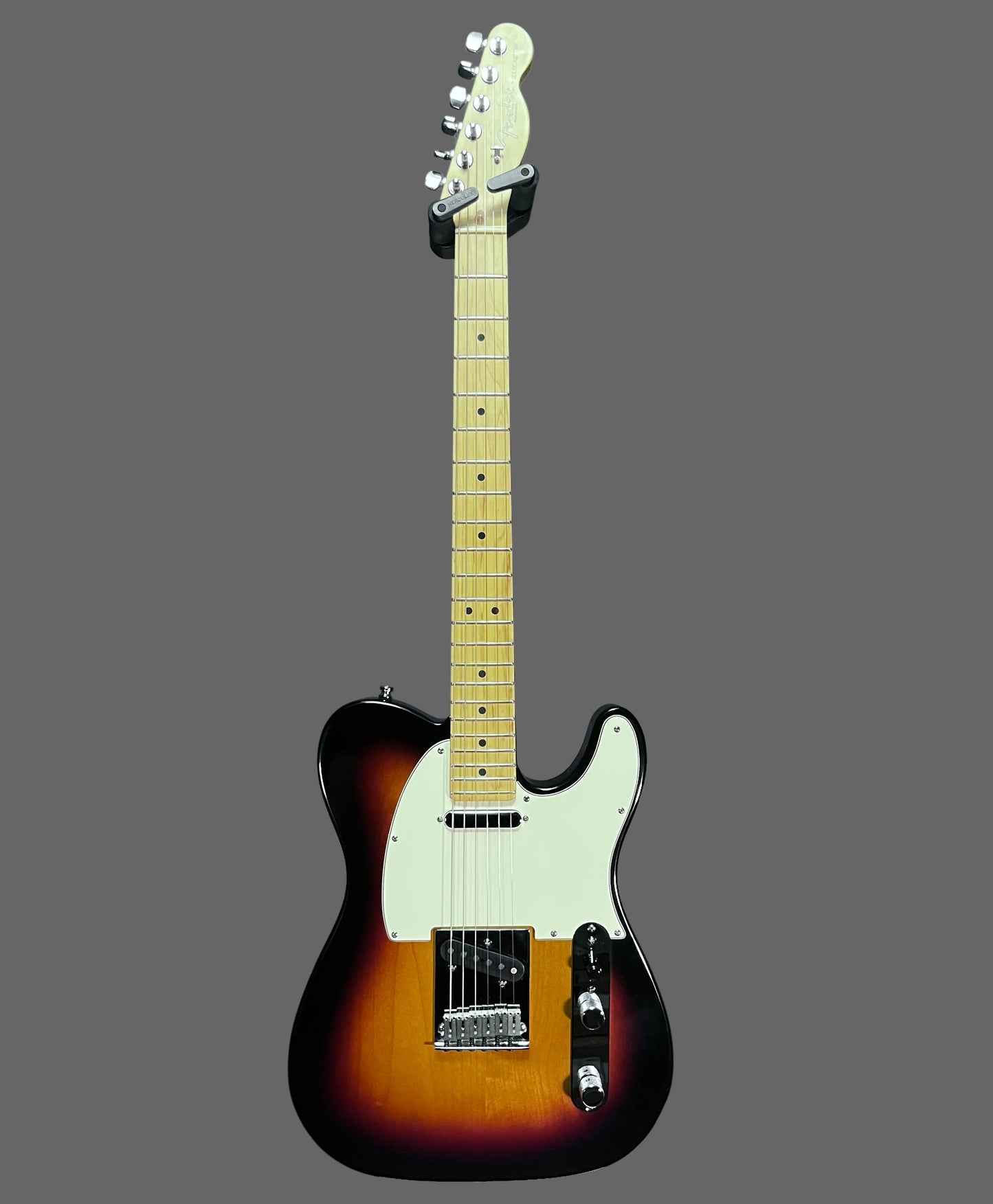 Full front of Used 2003 Fender American Telecaster 3 Tone Sunburst w/Case TFW2774