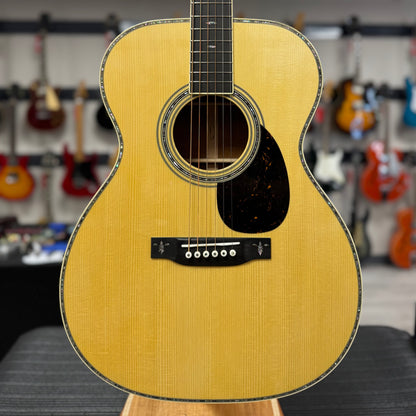 Front of body of Used Martin Custom Shop OM Adirondack/ Jaguar Claw Mahogany w/case TSS6167