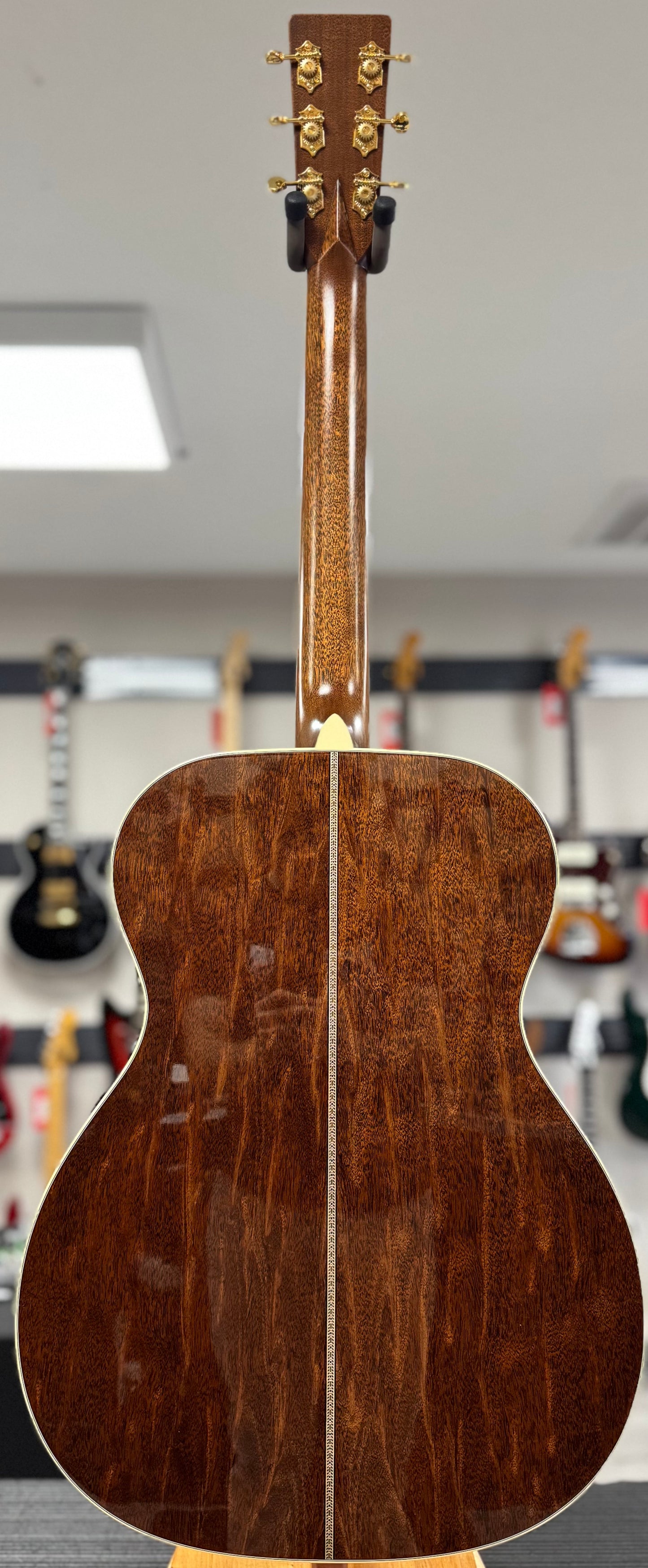 Back of whole Used Martin Custom Shop OM Adirondack/ Jaguar Claw Mahogany w/case TSS6167