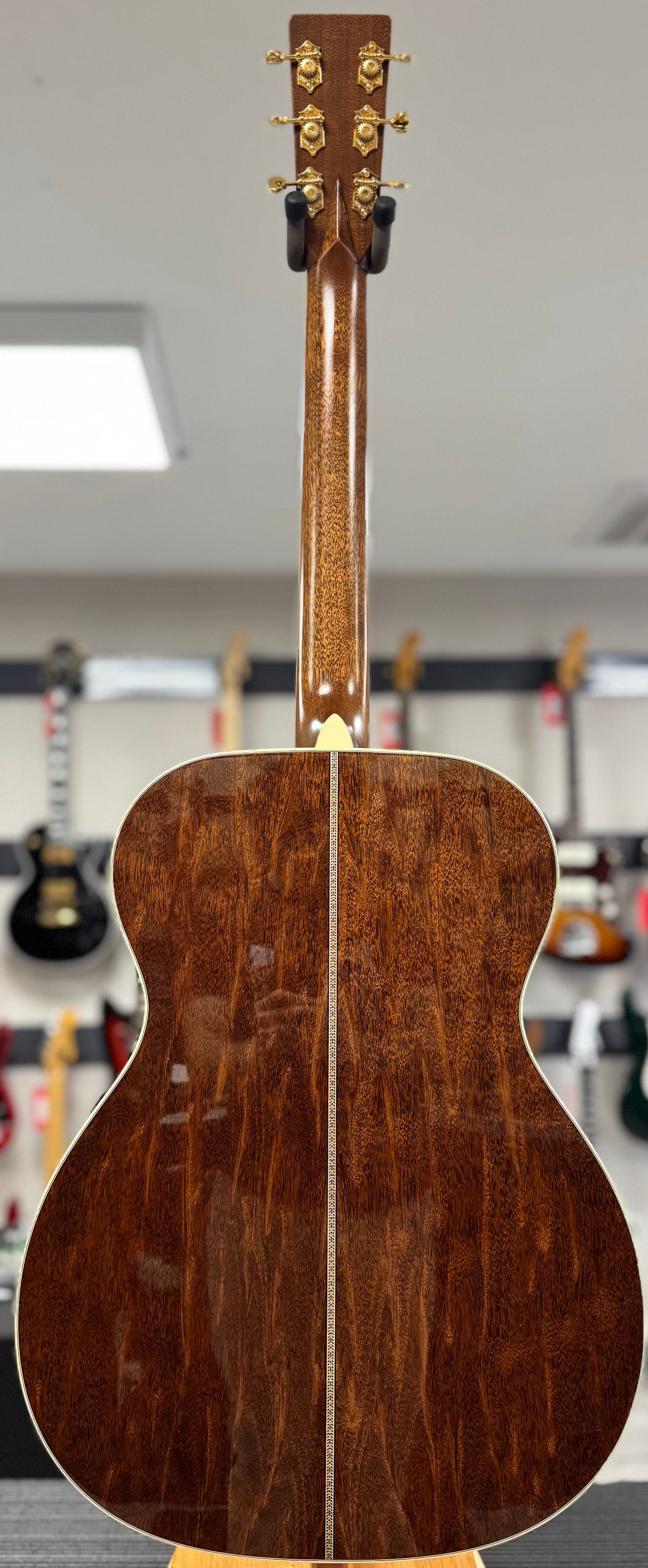 Back of whole Used Martin Custom Shop OM Adirondack/ Jaguar Claw Mahogany w/case TSS6167