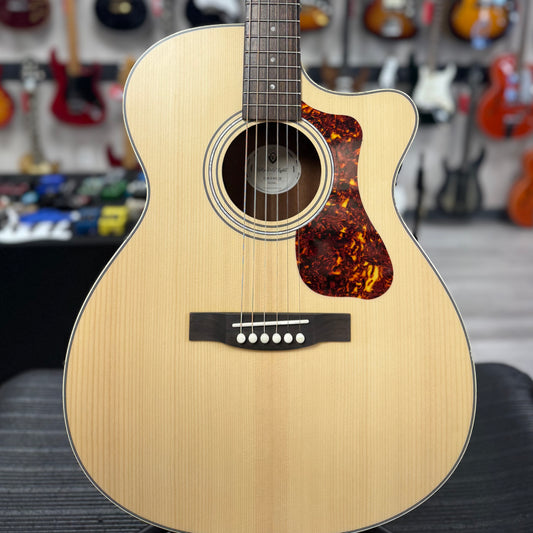 Front of Used Guild OM-240CE Natural w/bag TSS6179