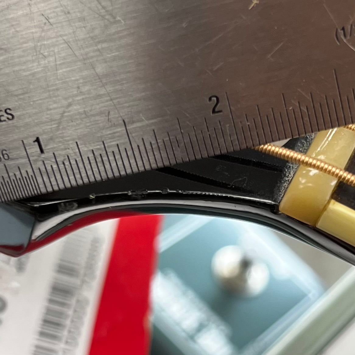 Dings on headstock of Used 2010 Gibson J-165 Sunburst w/Case TFW2806