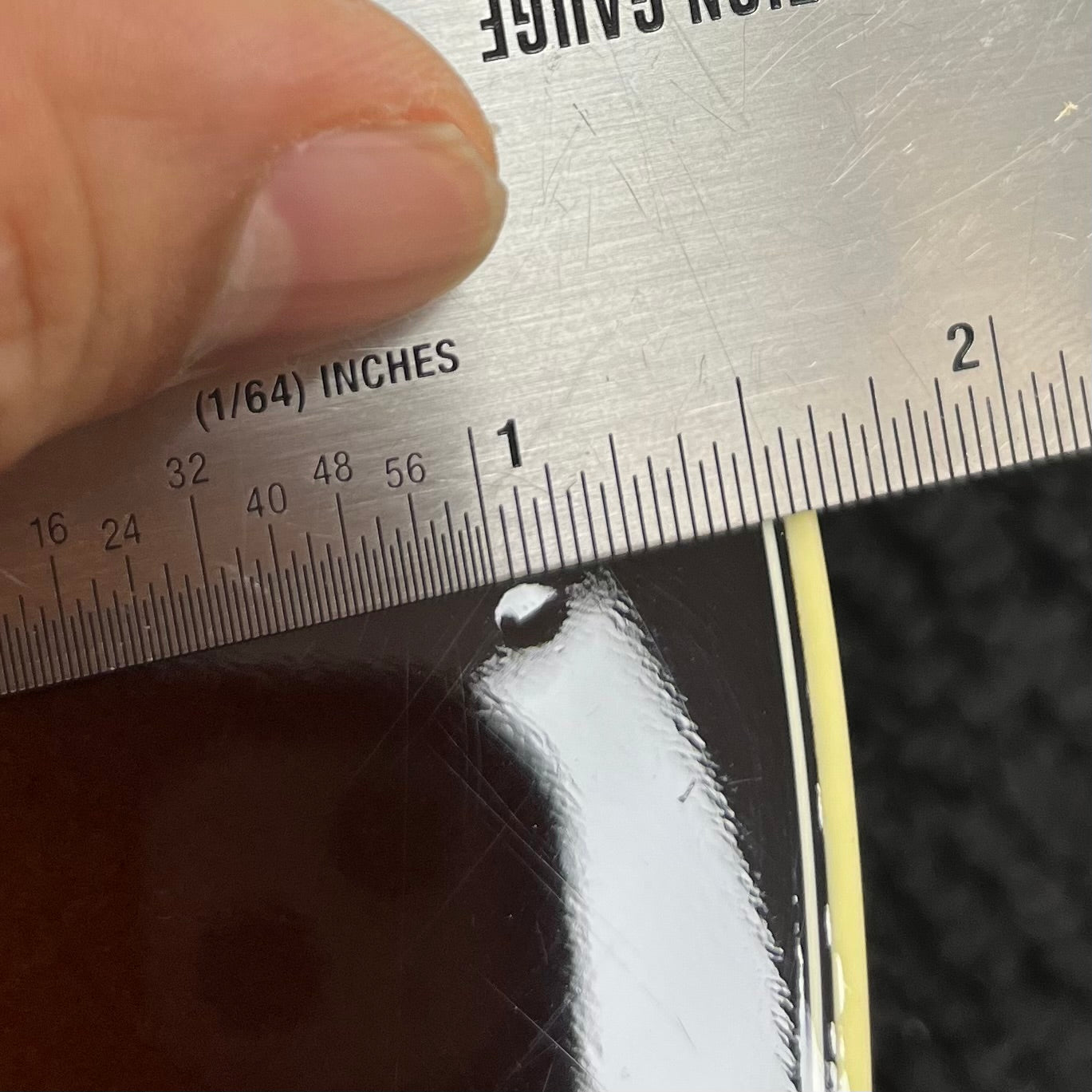 Ding on front of Used 2010 Gibson J-165 Sunburst w/Case TFW2806