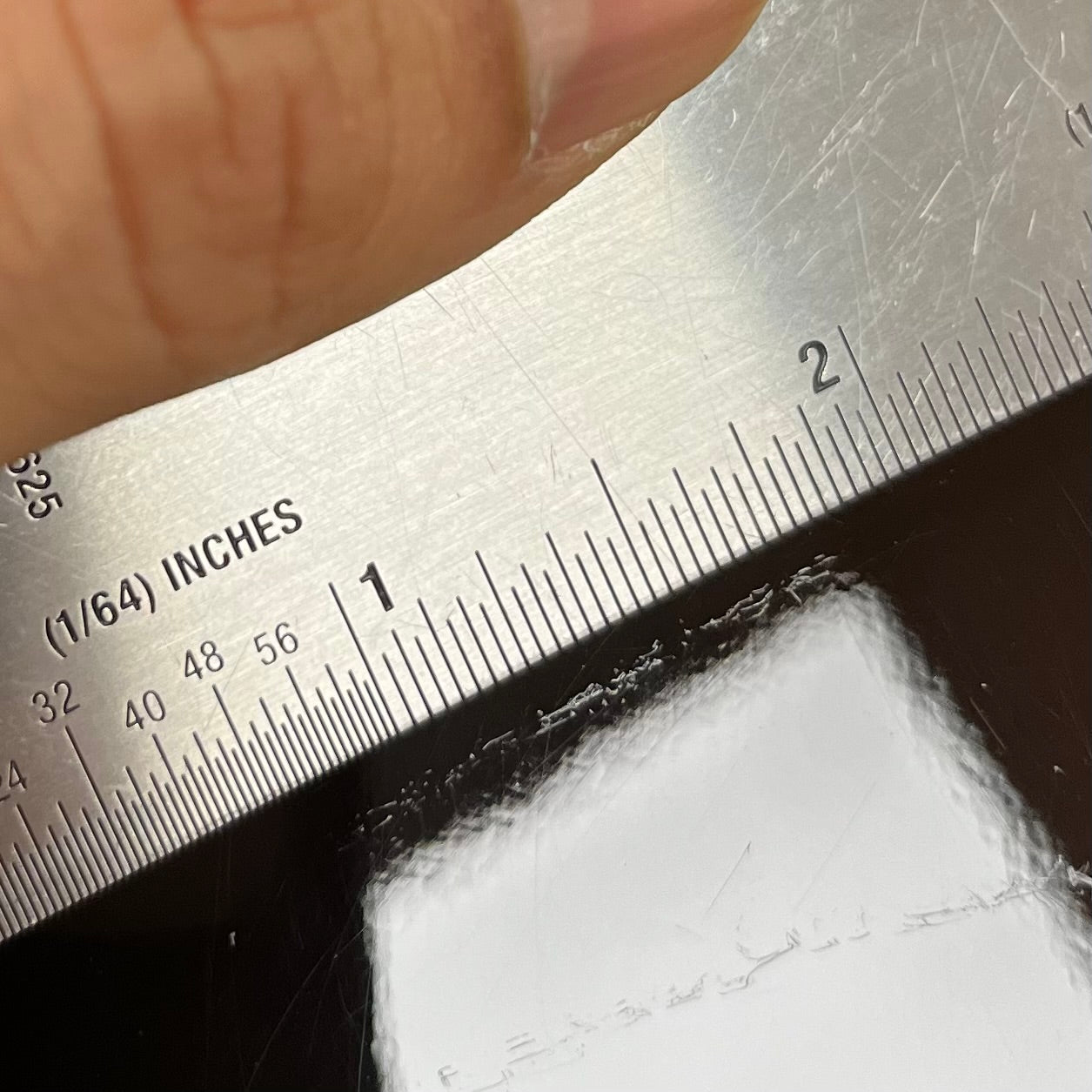 Rash on back of Used 2010 Gibson J-165 Sunburst w/Case TFW2806