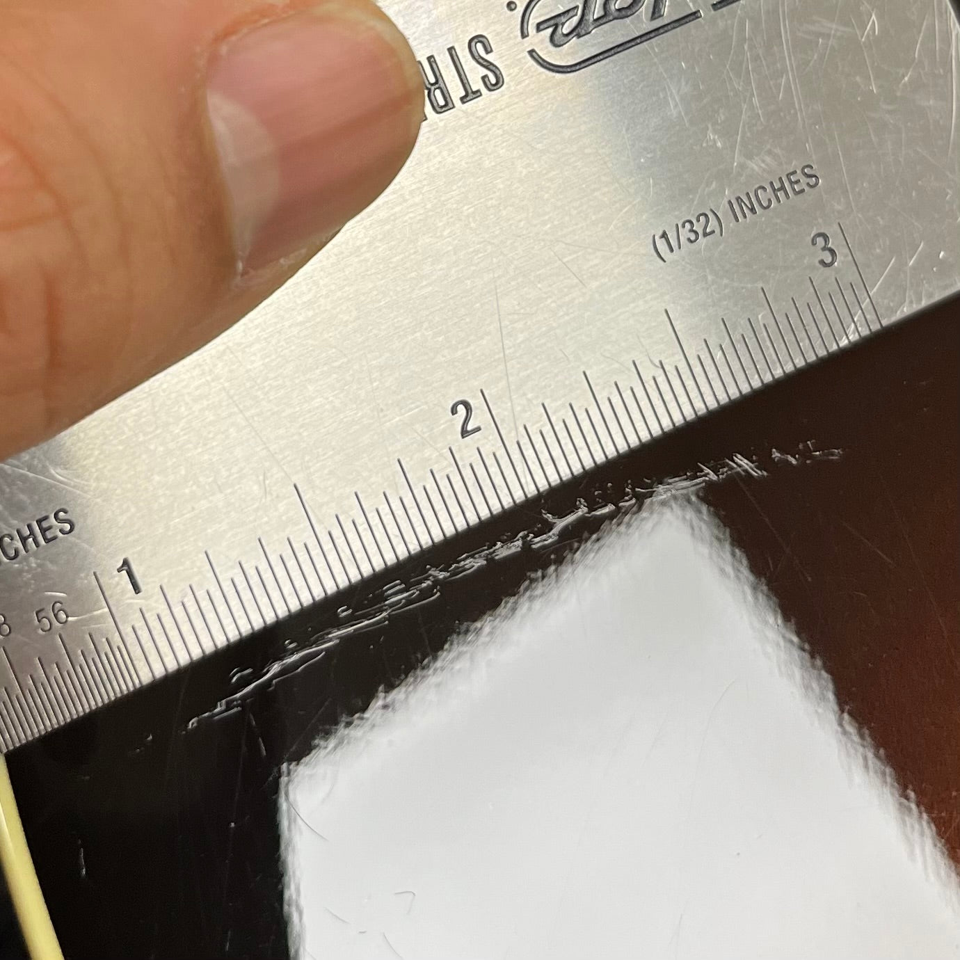 Rash on back of Used 2010 Gibson J-165 Sunburst w/Case TFW2806