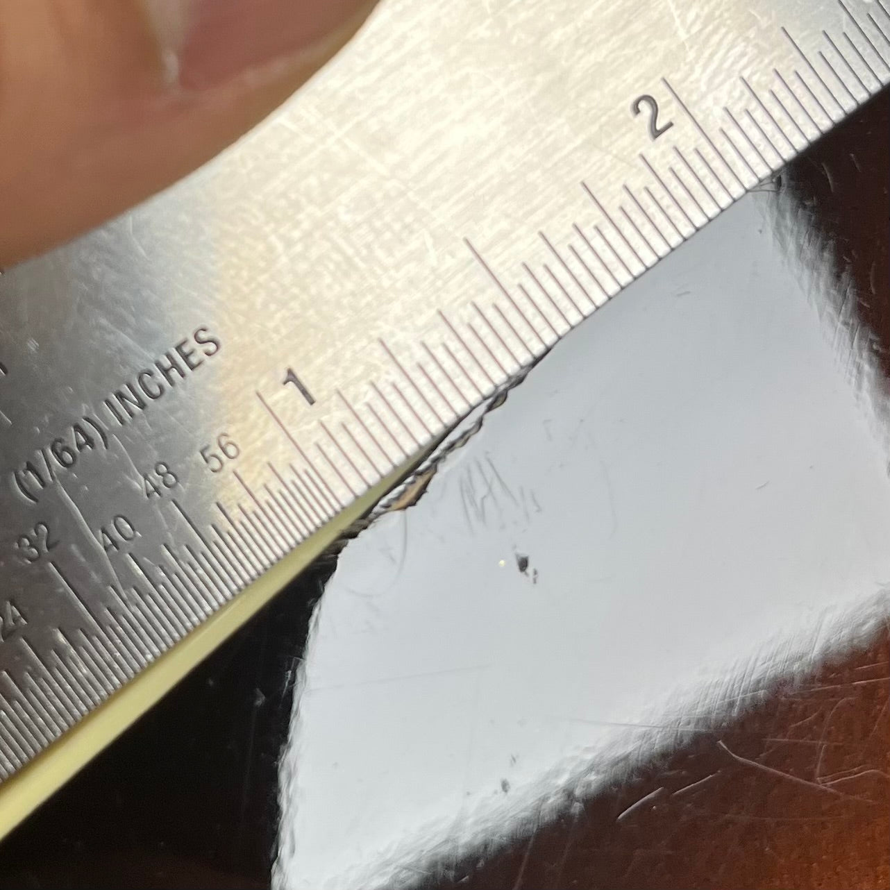 Paint peel on back of Used 2010 Gibson J-165 Sunburst w/Case TFW2806