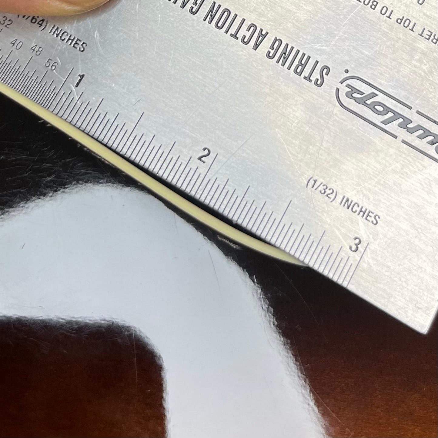 Ding on back of Used 2010 Gibson J-165 Sunburst w/Case TFW2806