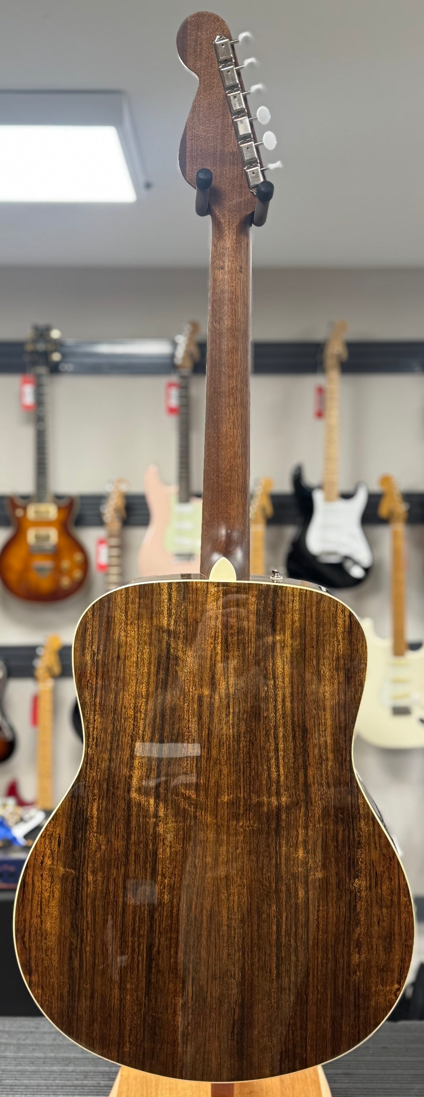 Full back of Used Fender California Vintage Series Palomino Sunburst w/case TSS6206