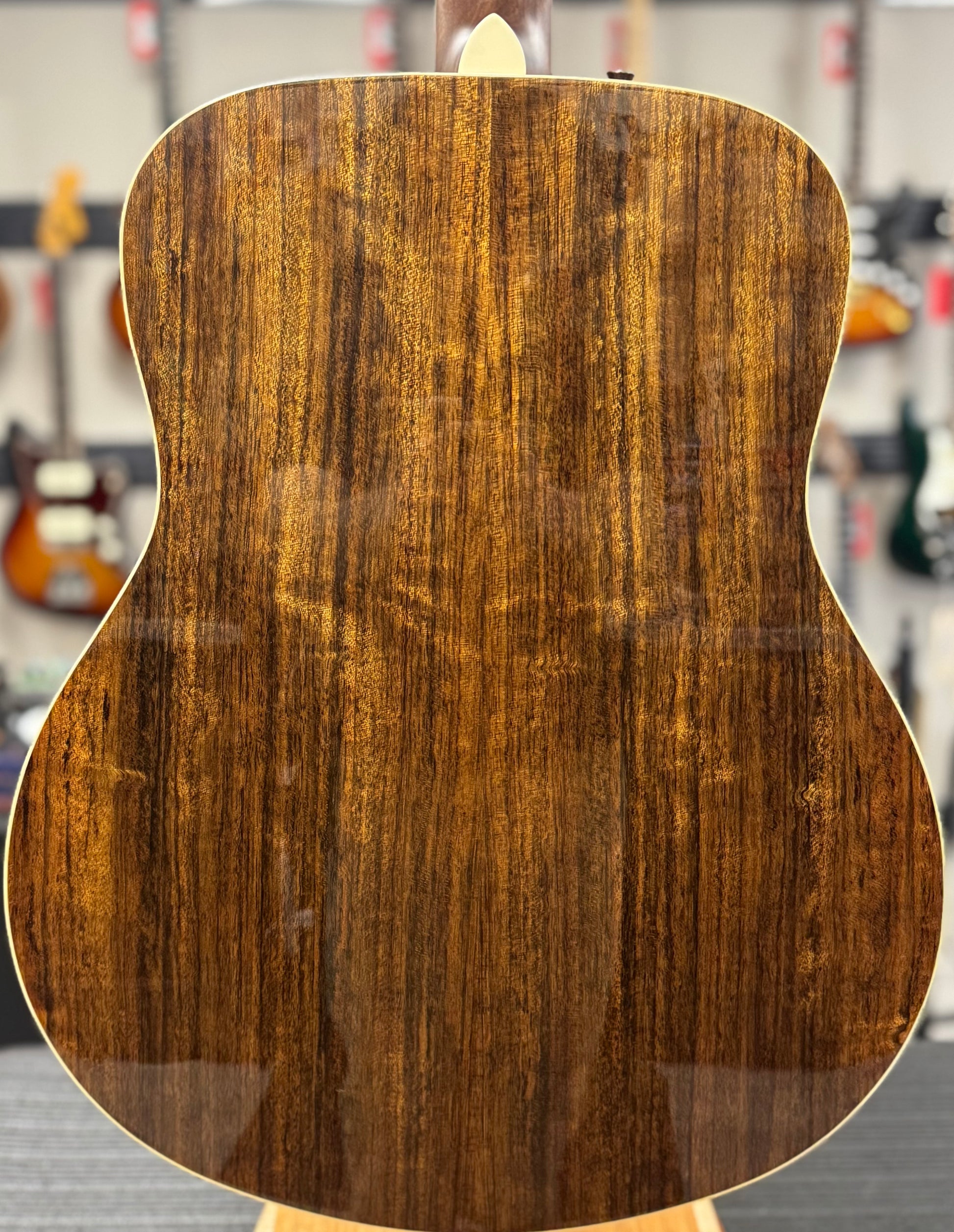 Back of Used Fender California Vintage Series Palomino Sunburst w/case TSS6206