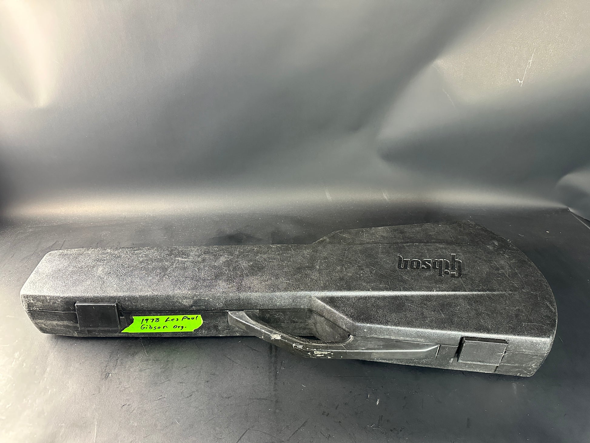 Case for Vintage 1978 Gibson Les Paul Standard Ebony.