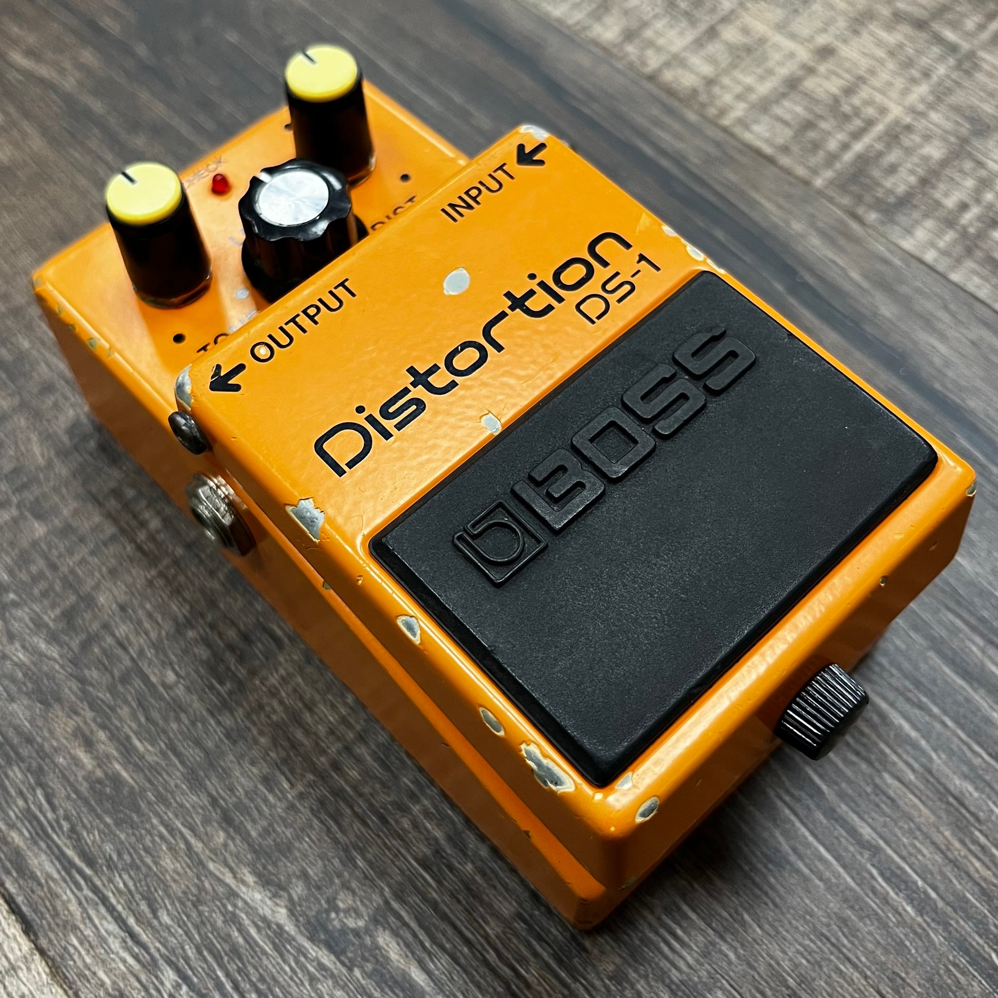 Side ofmUsed Boss DS1 Distortion Pedal TFW247