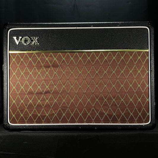 Front of Used Vox AC15TB2 2x10" Bulldogs Made in U.K. TFW241