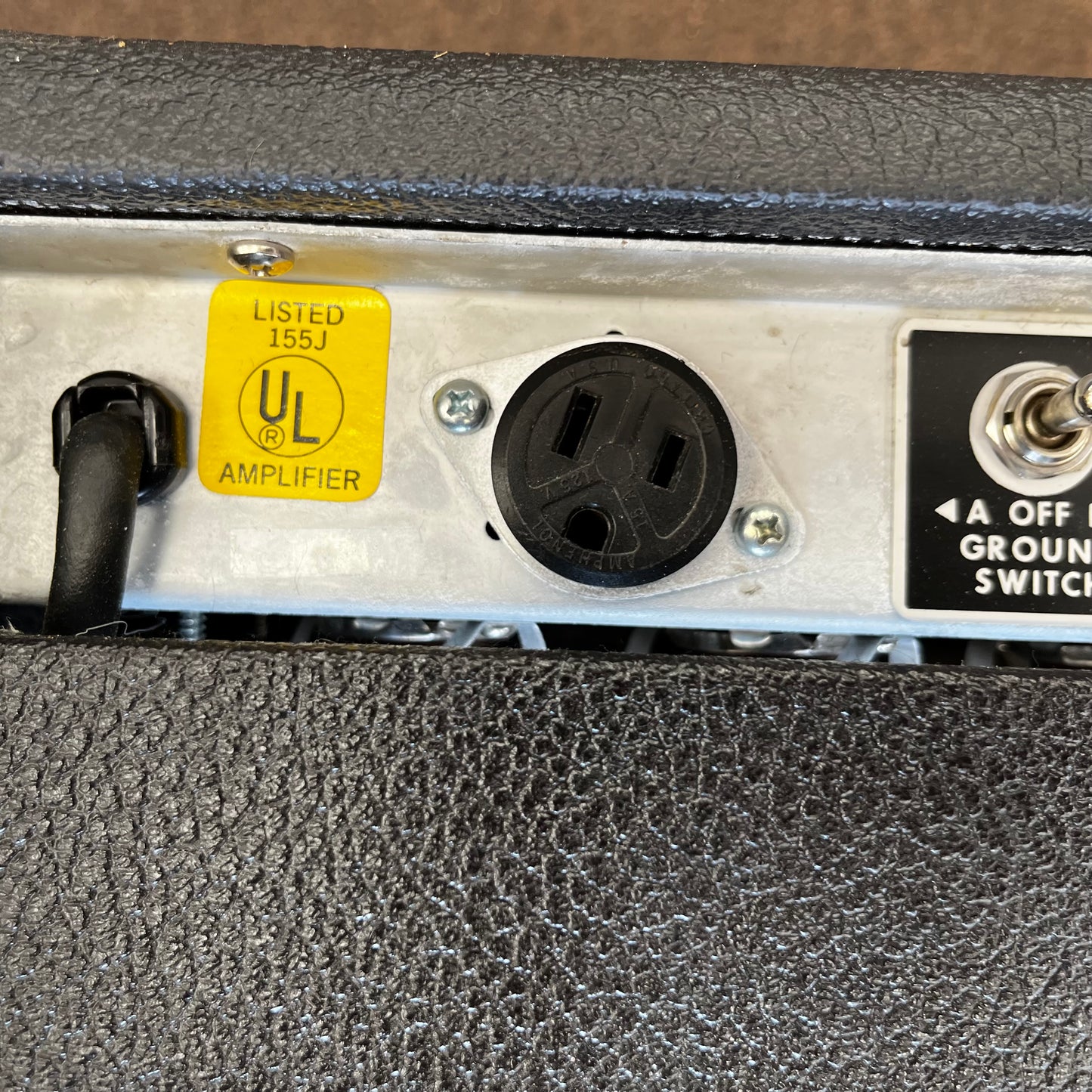 3 prong on bac of Used 1979 Fender Silverface Twin Reverb (135W Ultralinear) TFW2854