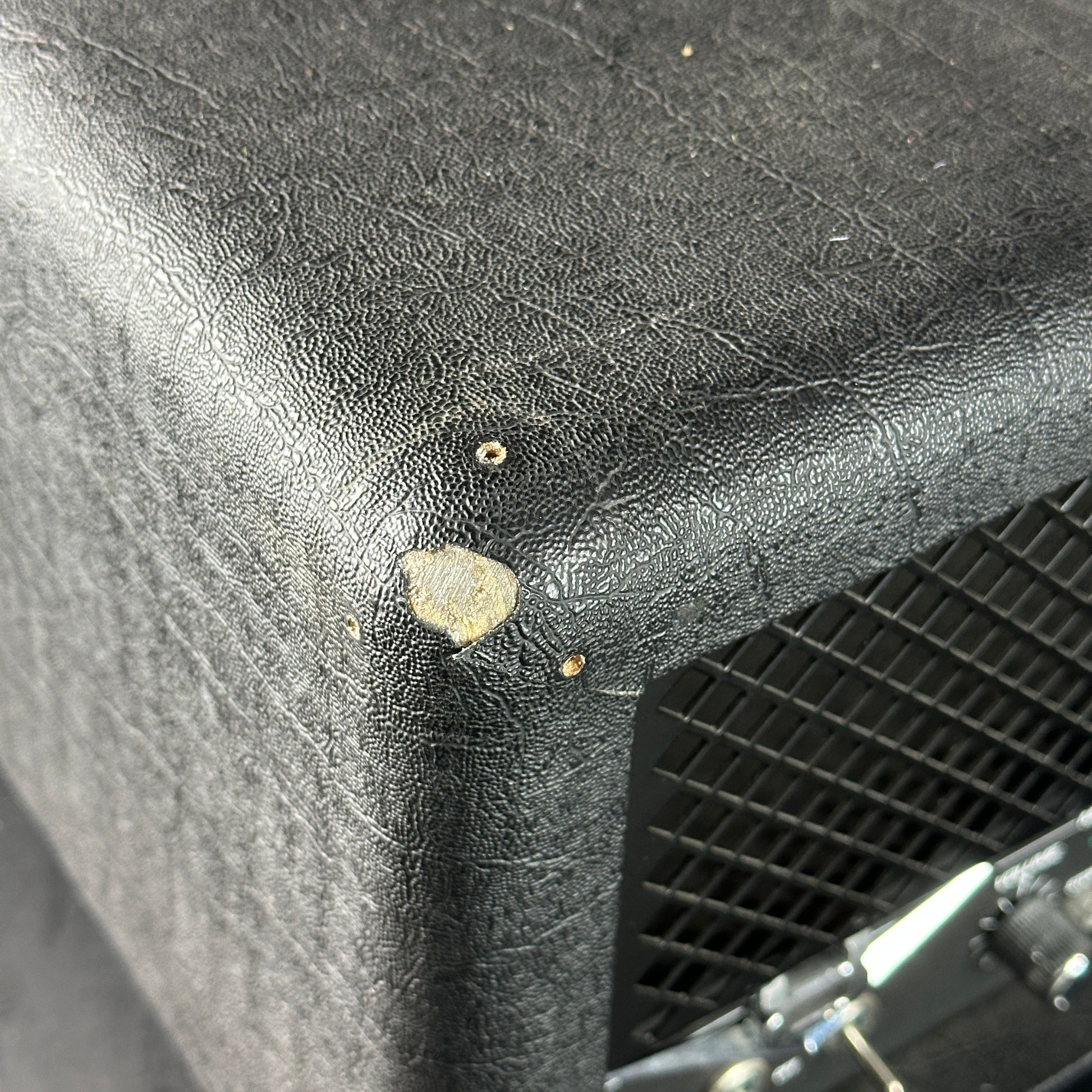 Wear on corner of Used Hughes & Kettner Switchblade.