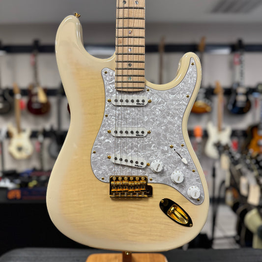 Front of Used Fender Ritchie Kotzen Stratocaster Transparent White w/bag TSS6291