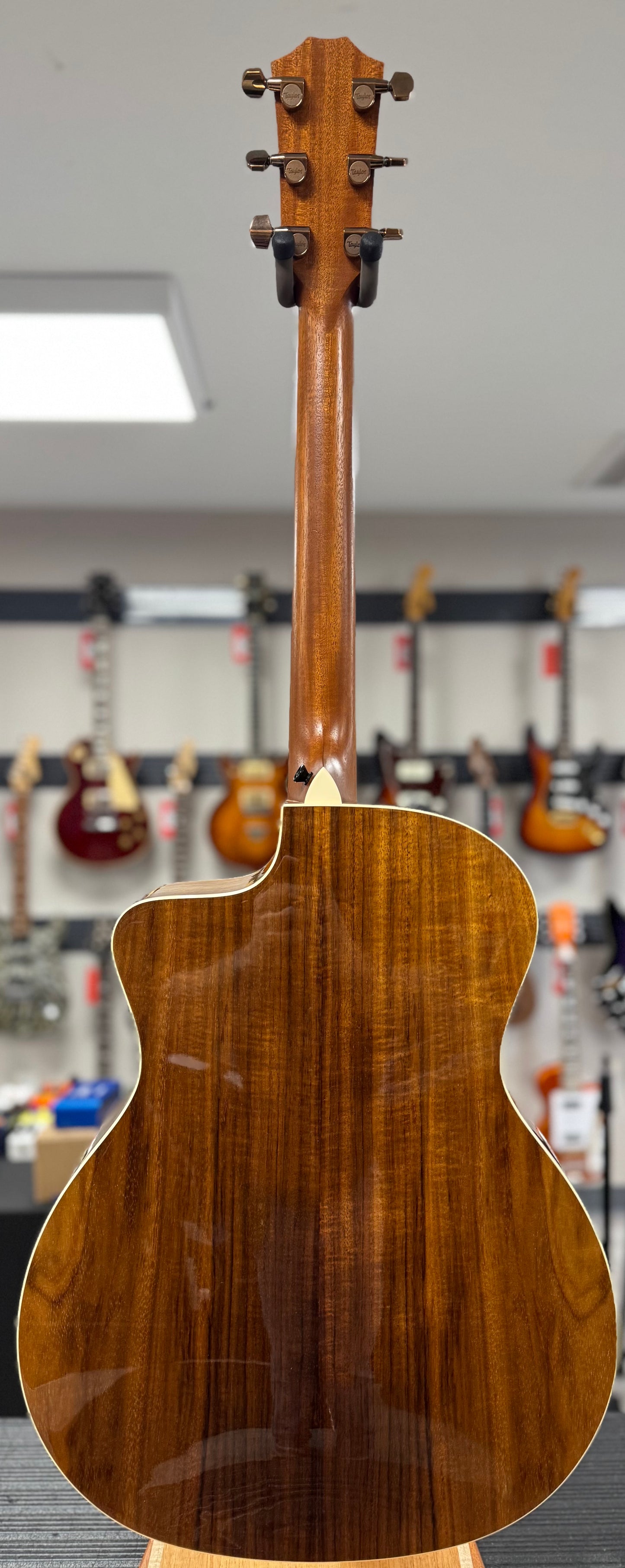 Full Back of Used taylor 214ce-K DLX Natural w/case TSS6315