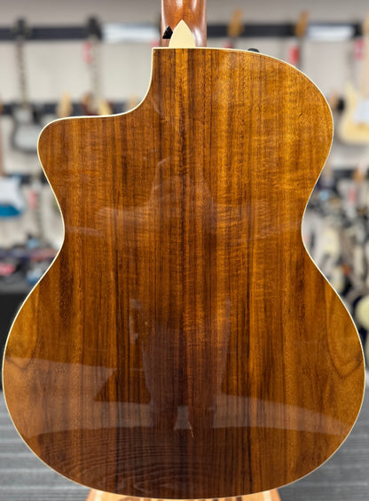 Back of Used taylor 214ce-K DLX Natural w/case TSS6315