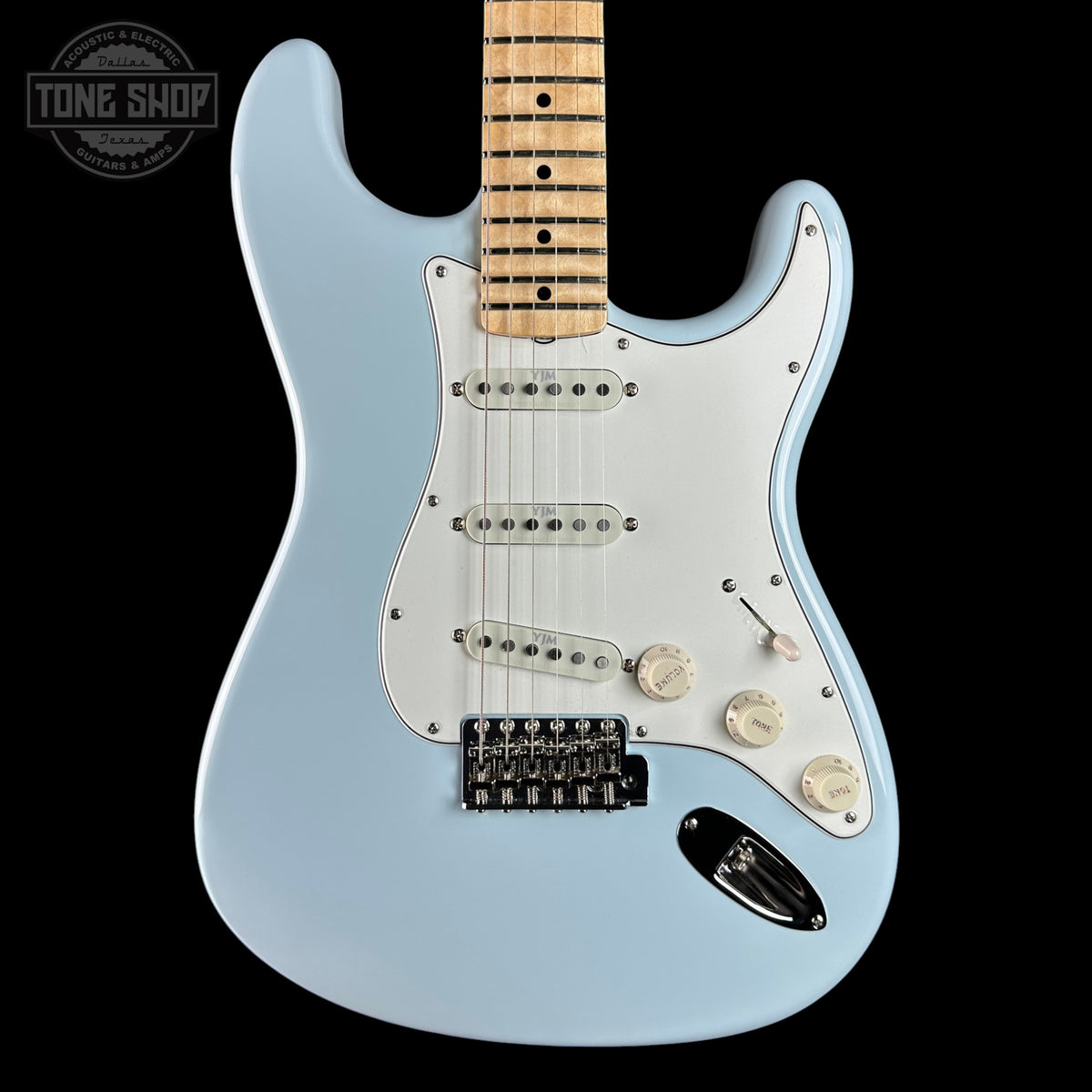 Front of Fender Custom Shop Yngwie Malmsteen Strat Sonic Blue.