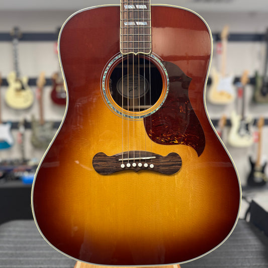 Front of body of Used Gibson Songwriter Standard Cherry Sunburst w/case TSS6322