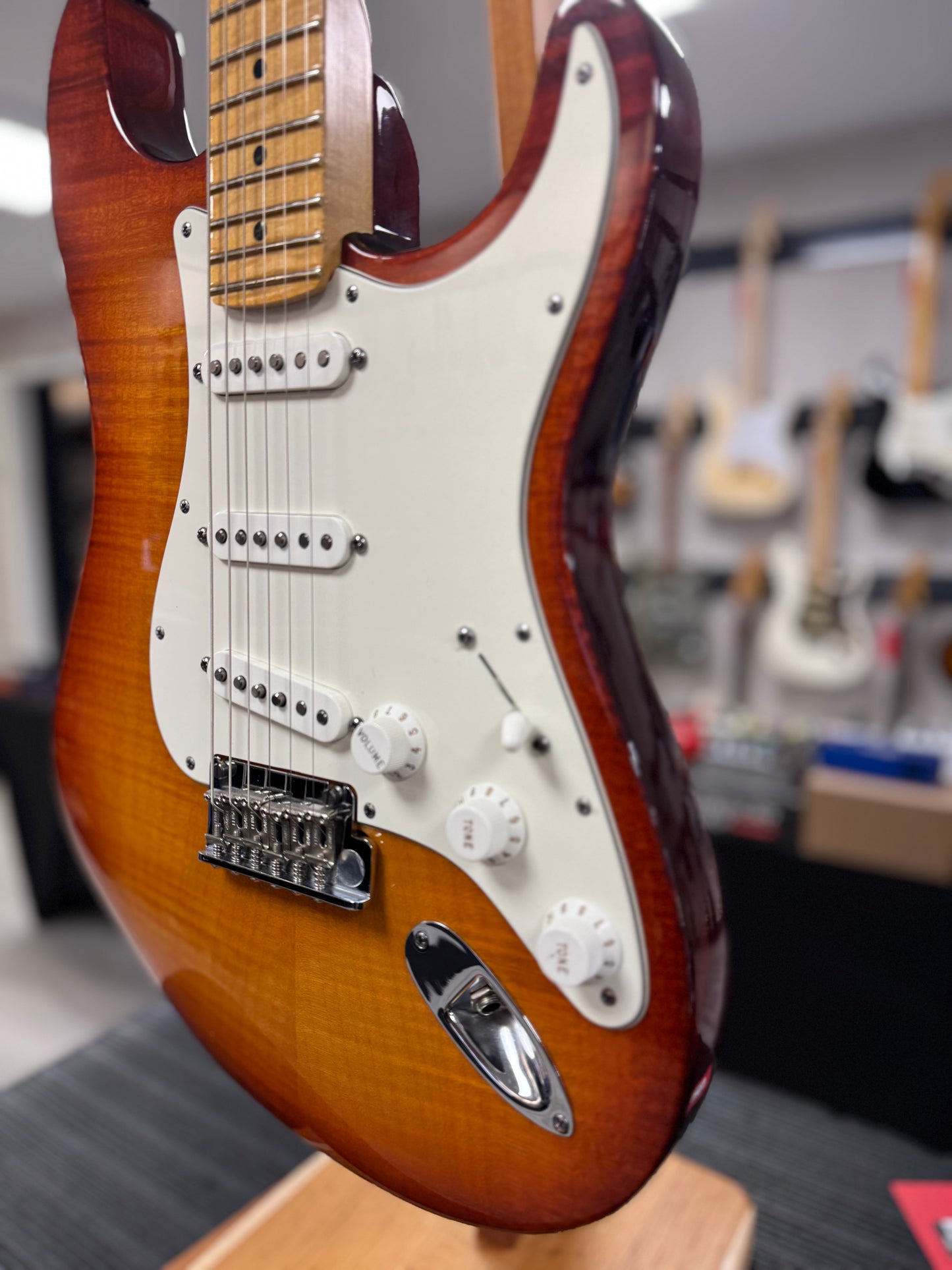 Right side of body of Used 2012 Fender Select Stratocaster Dark Cherry Burst w/case TSS6295