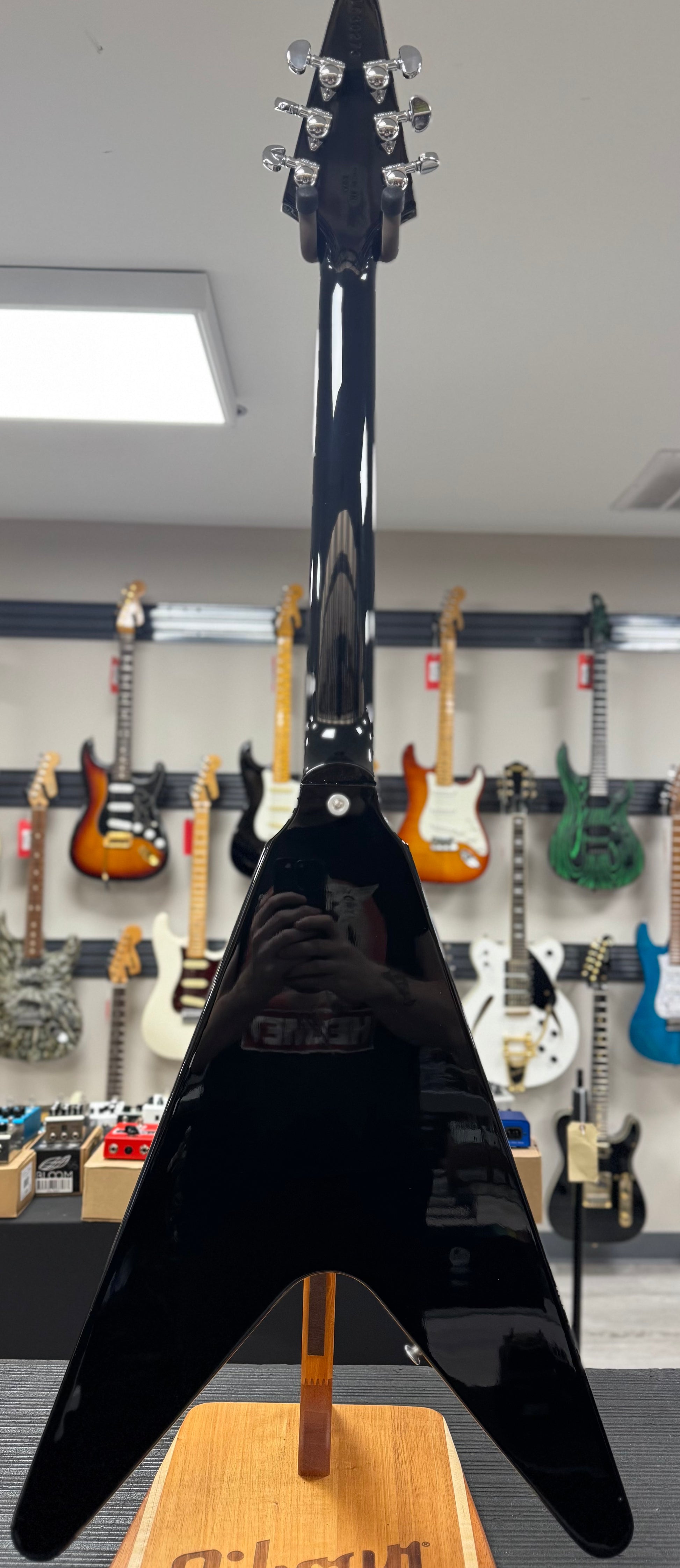 Back of whole Used Gibson Limited Edition Flying V Black w/case TSS6372