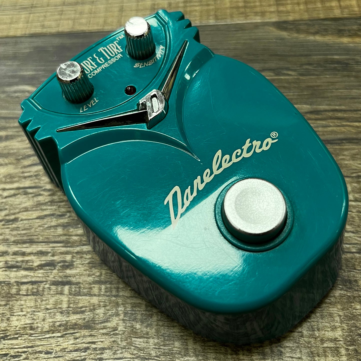 Side of Used Danelectro Surf and Turf Compressor Pedal TFW330