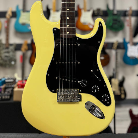 Front of body of Used Fender Classic 60s Stratocaster Canary Diamond w/bag TSS6386