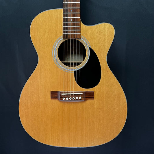 Front of Used Martin OMC-1e Natural w/case TFW344
