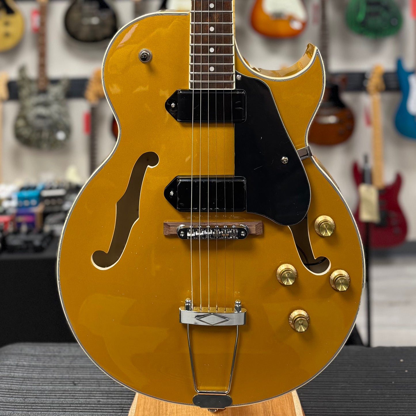 Front of body of Used Eastwood EG-P90 w/case TSS6412