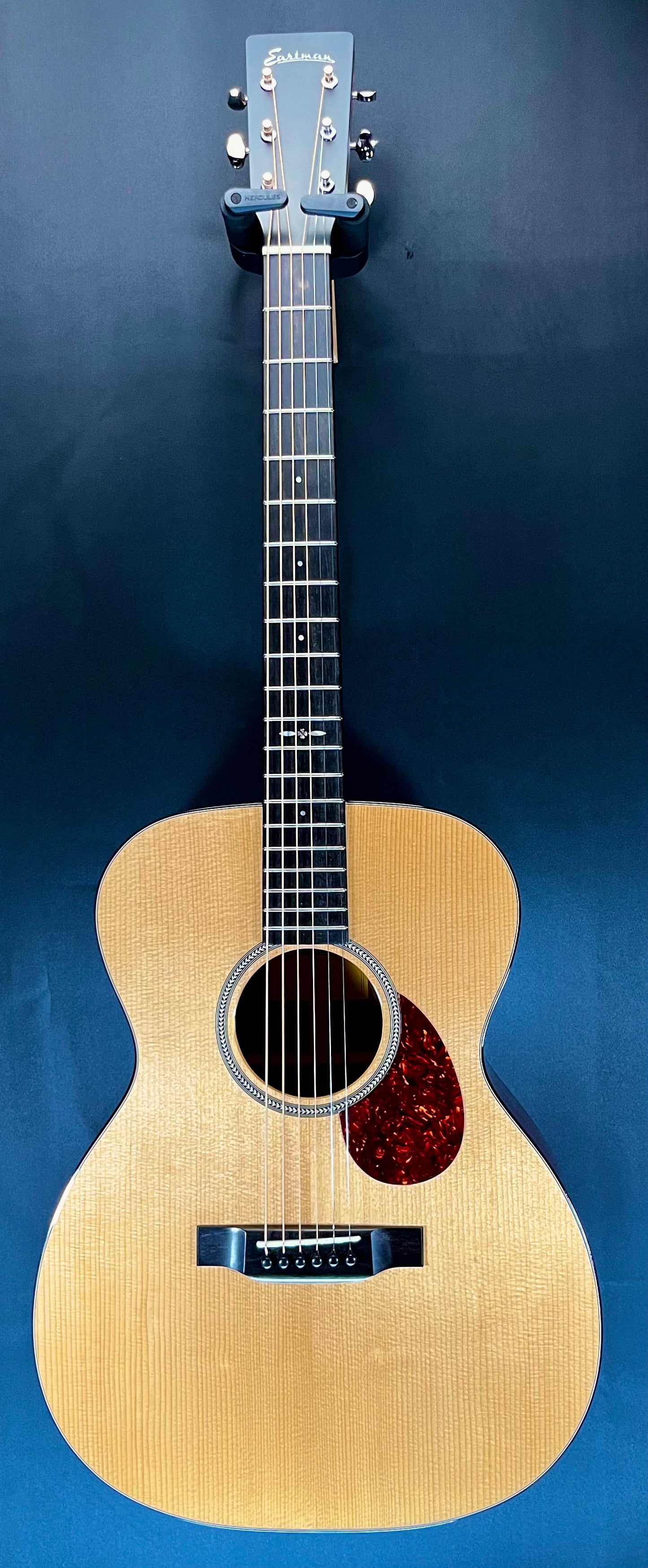 Full front of Used Eastman E1OM-SP Special Thermo-Cured Sitka/Sapele OM Natural w/bag TFW361