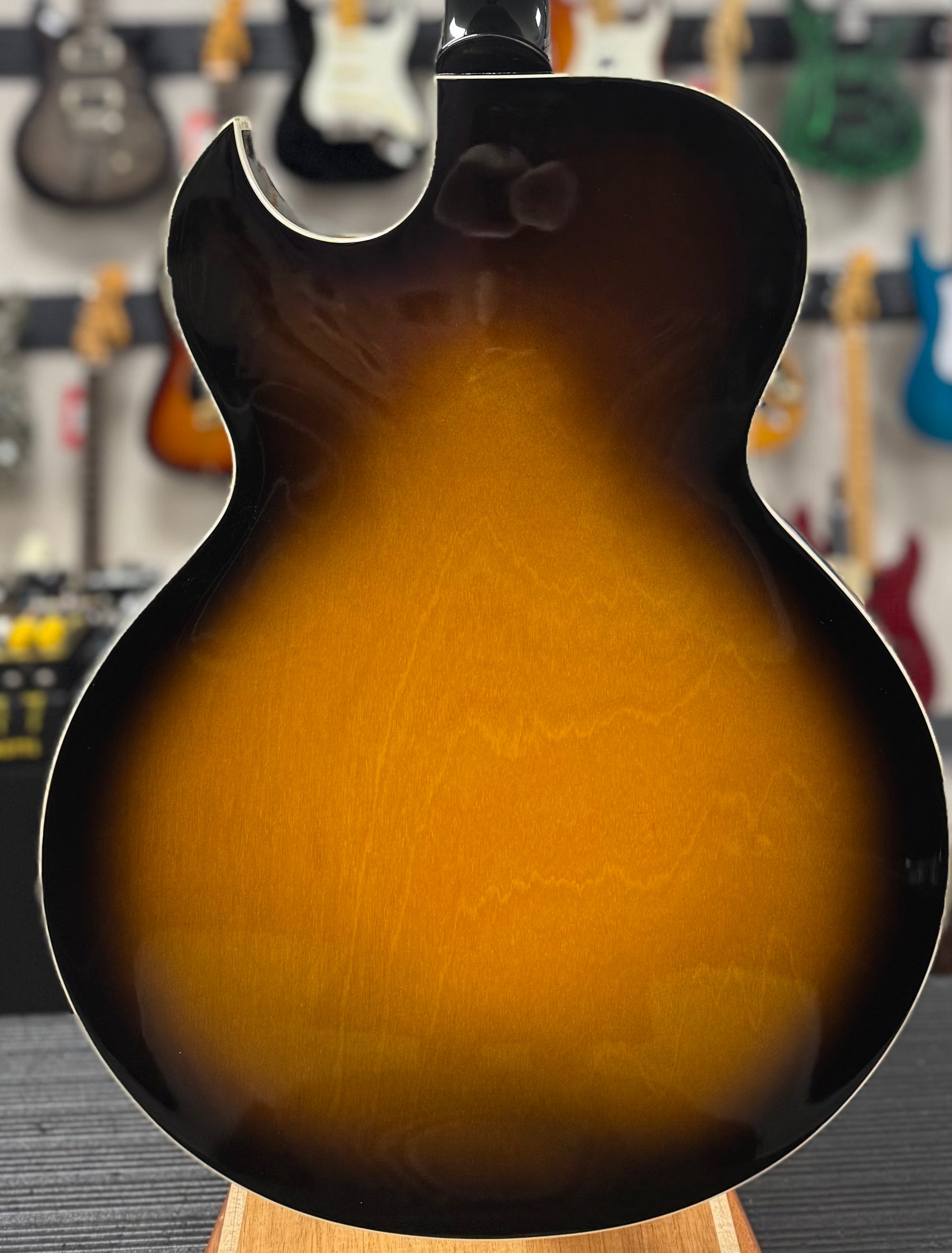 Back of body of Used 2001 Gibson ES-135 Vintage Sunburst w/case TSS6394