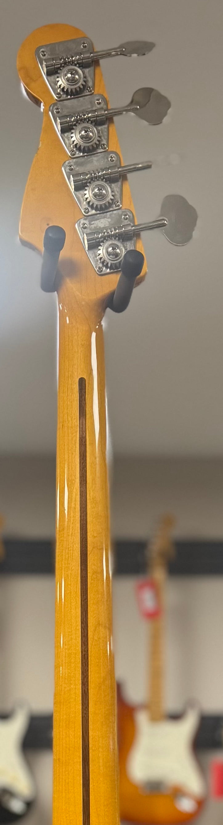 Back of neck of Used Fender 2007 Jaguar Bass w/bag TSS6395