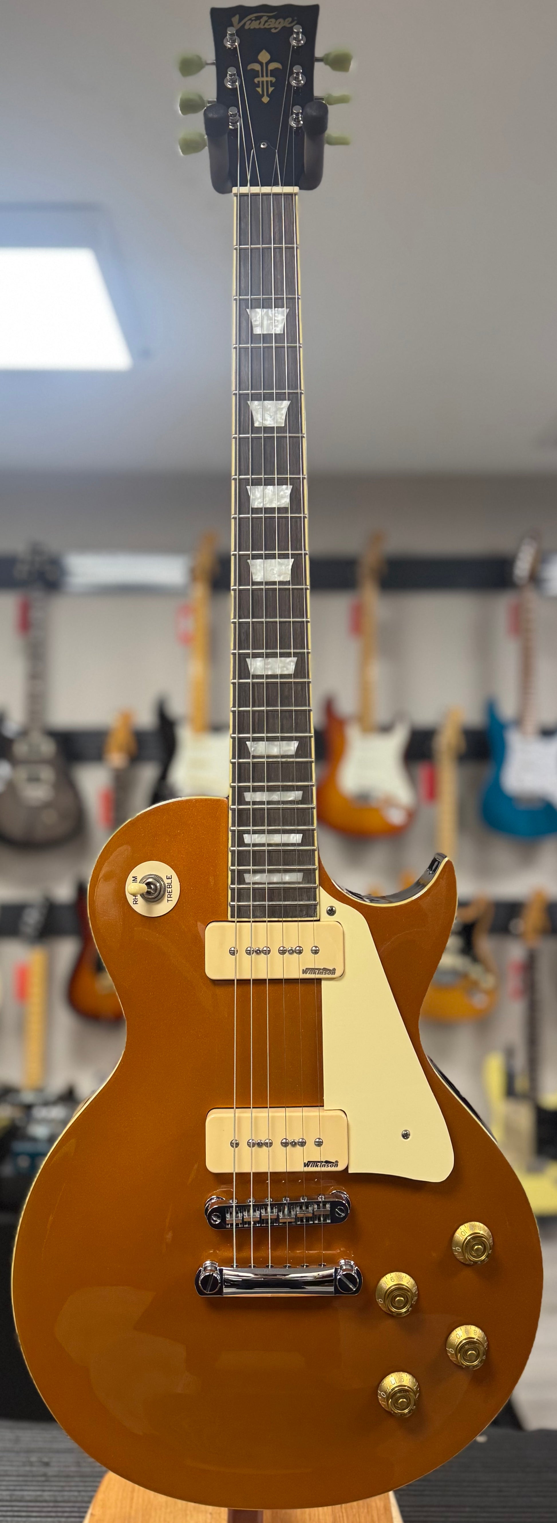 Front of whole Used Vintage LP P90 Gold Top w/bag TSU22804