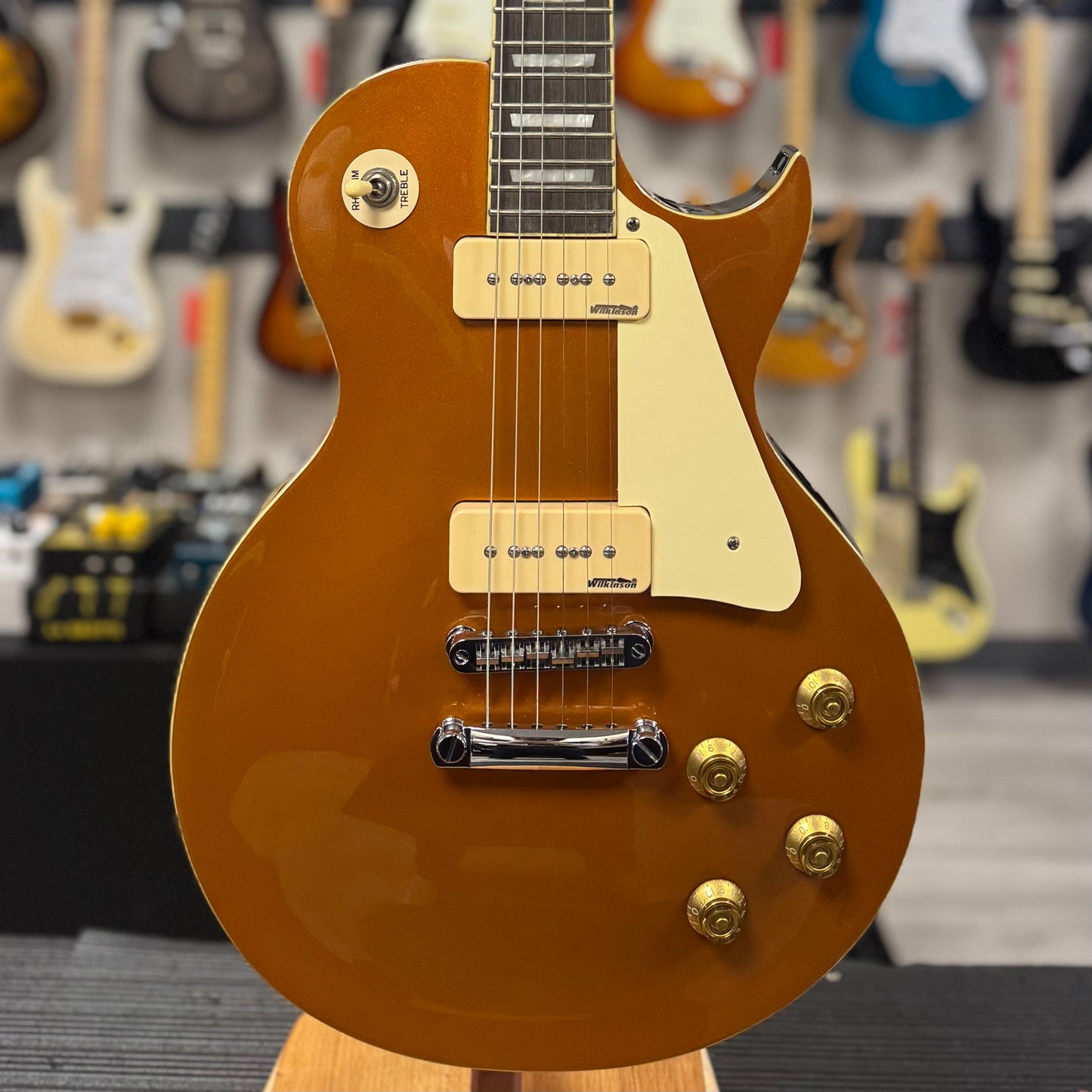 Front of body of Used Vintage LP P90 Gold Top w/bag TSU22804