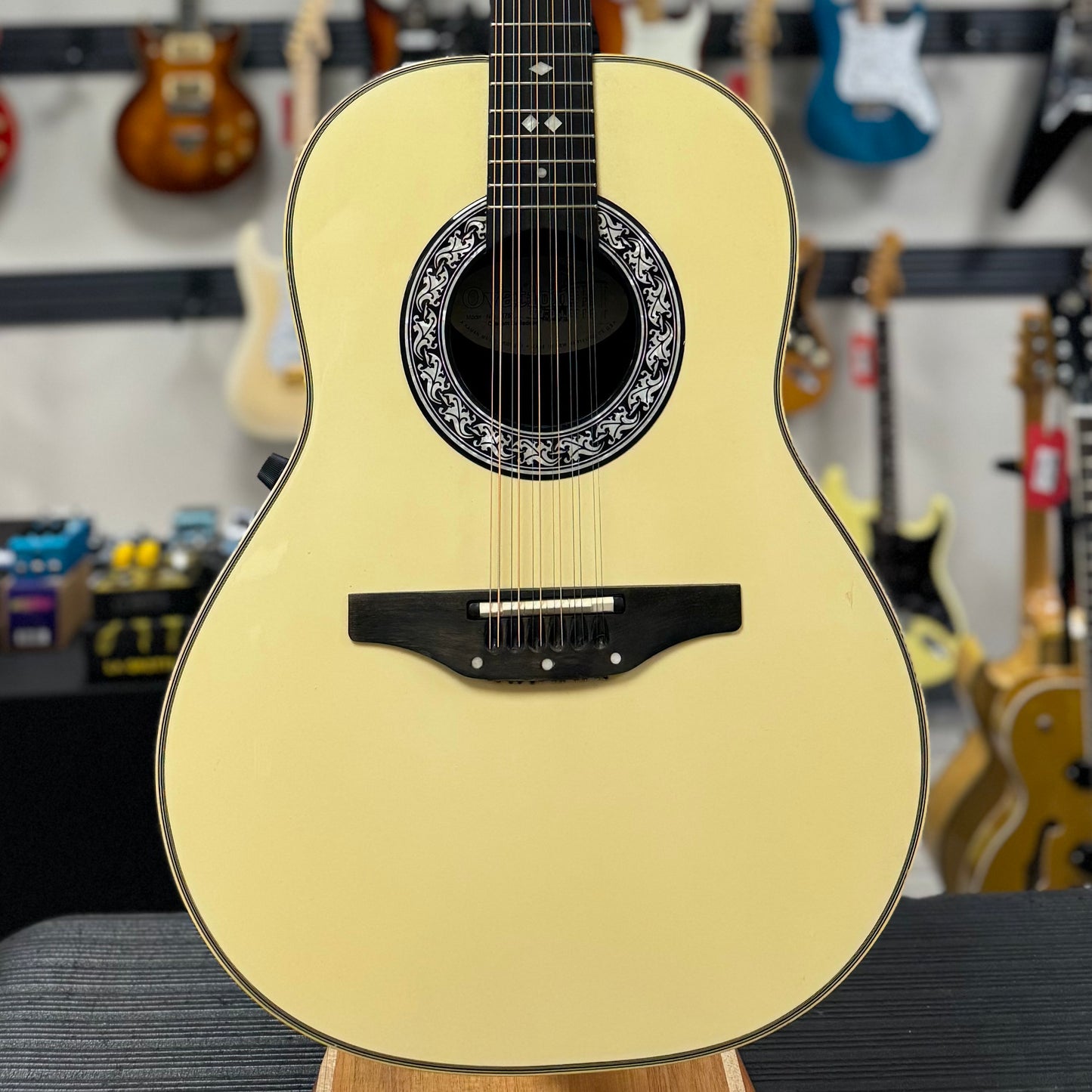 Front of body of Used Ovation 1755 Balladeer w/case TSS6441