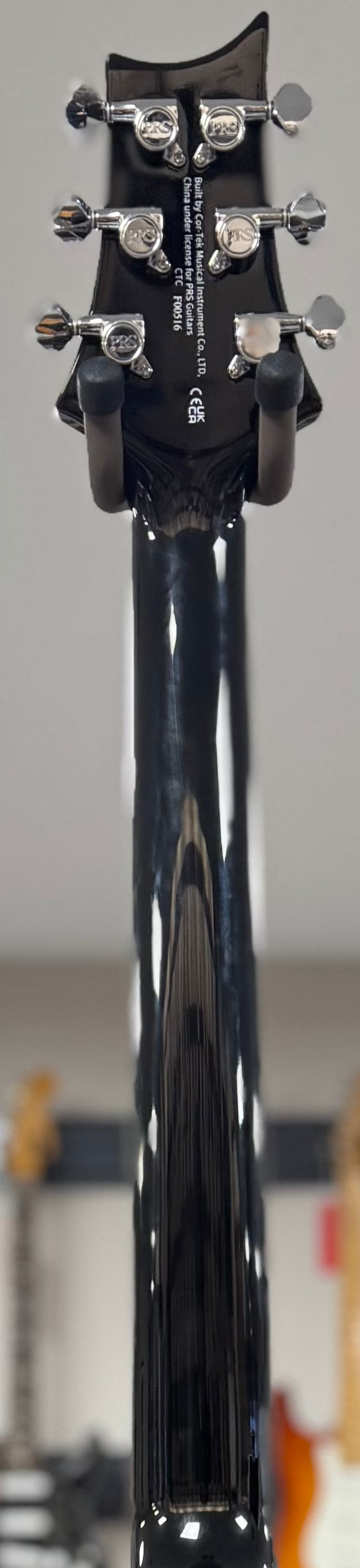 Back of neck of Used PRS SE Hollowbody Standard Fire Red Burst w/case TSS6463