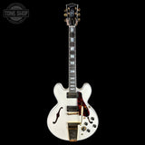 Full front of Gibson Custom 1959 ES-355 Maestro Varitone Alpine White VOS.