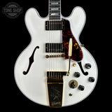 Front of Gibson Custom 1959 ES-355 Maestro Varitone Alpine White VOS.