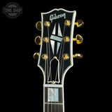 Headstock of Gibson Custom 1959 ES-355 Bigsby Varitone Alpine White Ultra Light Aged.