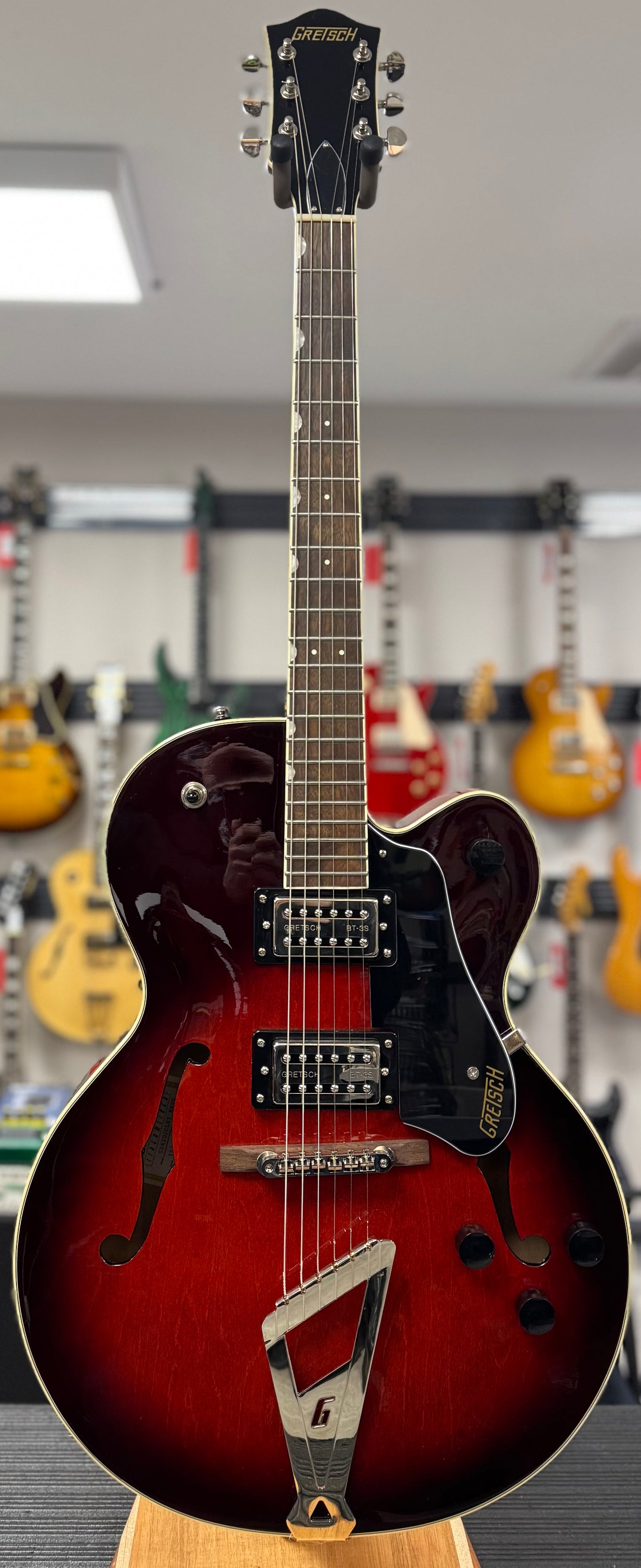 Full front of Used Gretsch Streamliner G2420 Chromatic II Claret Burst w/case TSS6591