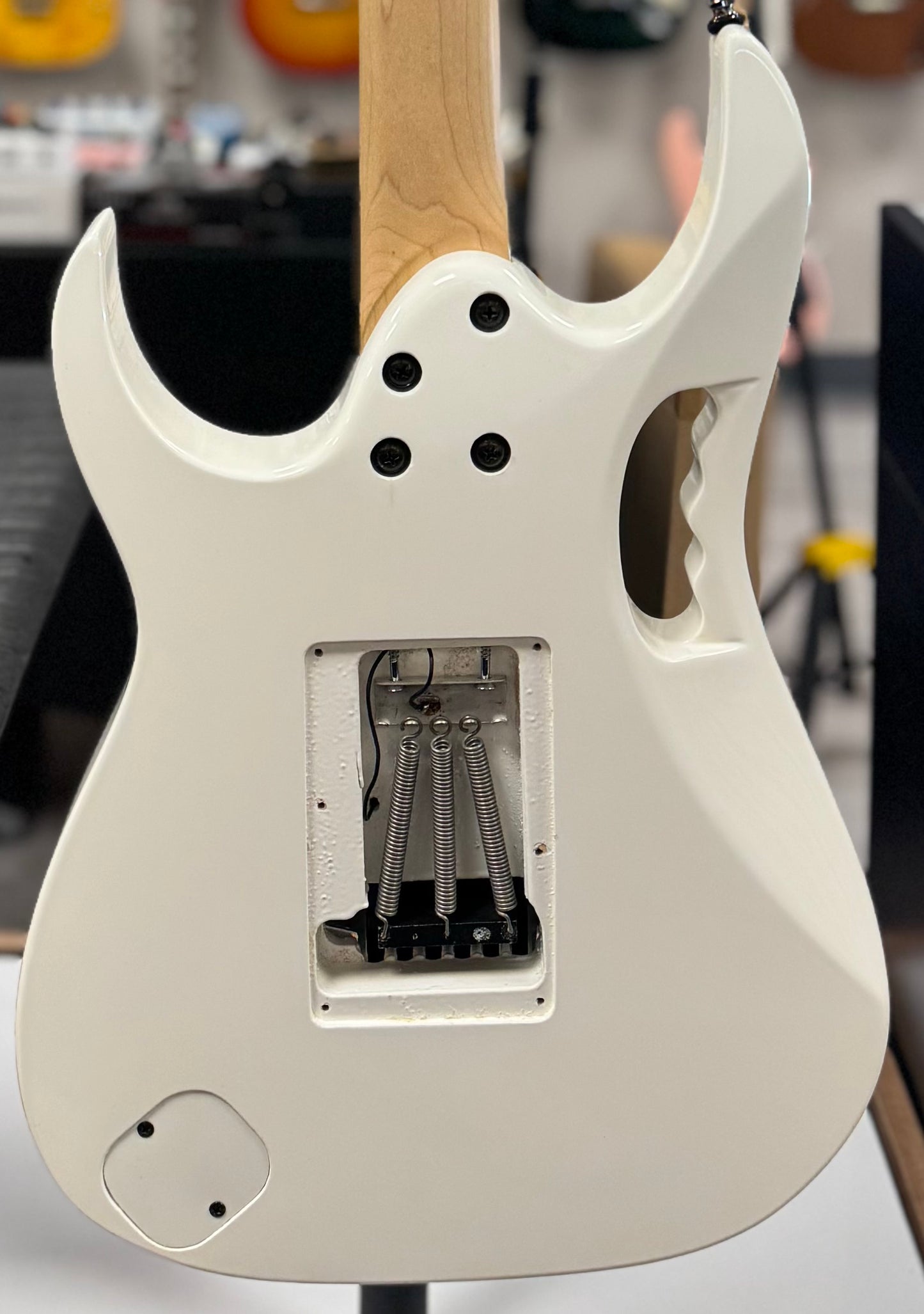 Back of body of Used 1996 Ibanez JEM555-WH MIK TSS6747