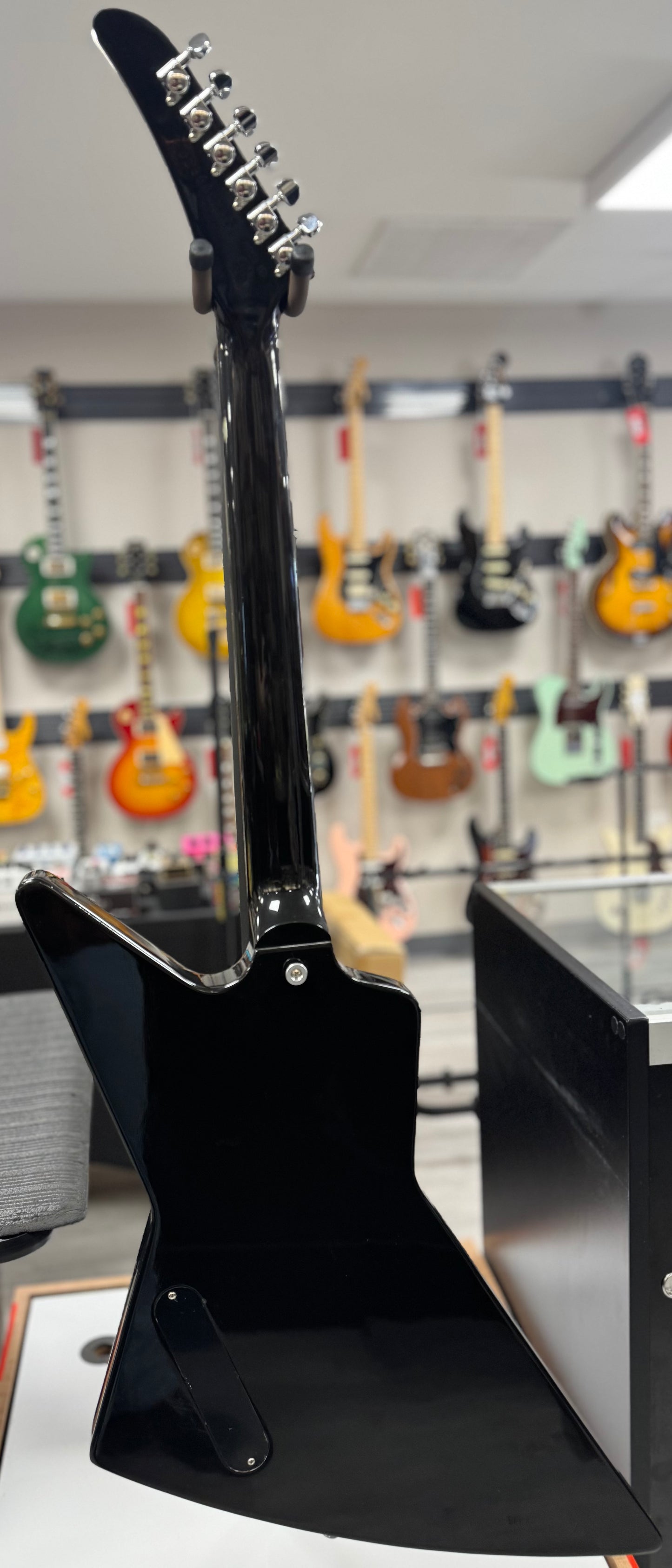 Used Gibson 70s Explorer Ebony w/Seymour Duncan PUs & case TSS6689